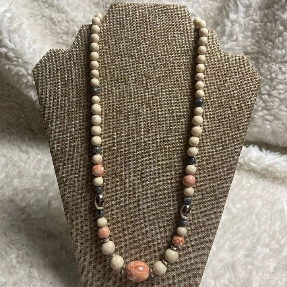 1988 Avon Desert Sands Necklace w/ Barrel Clasp Marbleized Beads